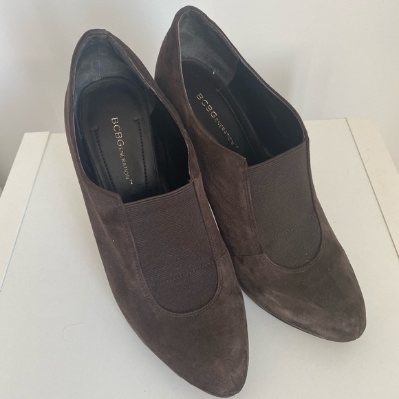 BCBGENERATION Dark Brown Suede Platform Booties - Picture 2 of 7